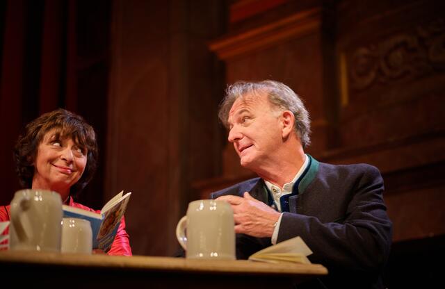 Das Ensemble Opern auf Bayrisch wird mit drei Opernparodien das Pfaffenhofener Publikum unterhalten.  | Foto: Matthias Reithmeier