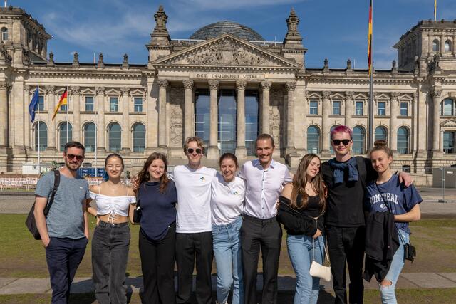 Berlin Fahrt des Pfaffenhofener Jugendparlaments. Dieses wurde im Dezmeber für die Jahre 2023/2024 neu gewählt. 