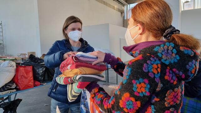 Derzeit leben 267 Menschen, die vor dem Krieg in der Ukraine geflüchtet sind, im Stadtgebiet. Dank einer breiten Welle der Hilfsbereitschaft gelang es, den Geflüchteten eine Unterkunft zu geben und sie mit dem Nötigsten zu versorgen. 