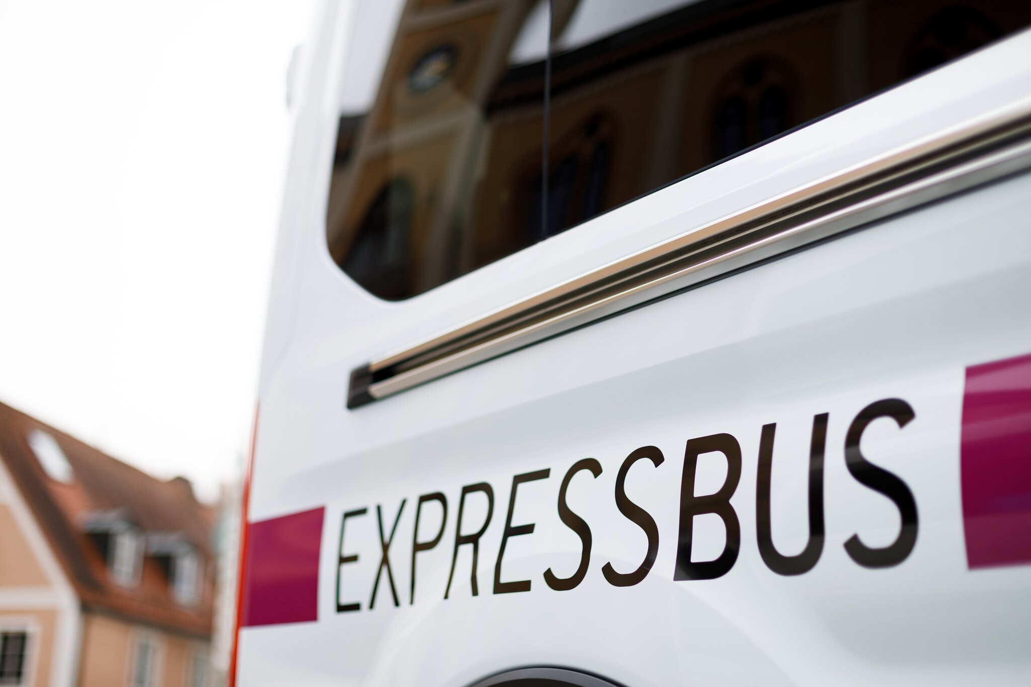 Expressbus Softwareproblem: Störung des digitalen Expressbus-Systems behoben ...