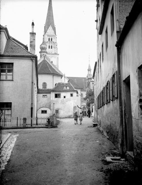 Ansicht von der Grabengasse aus Richtung Stadtpfarrkirche (1934) 