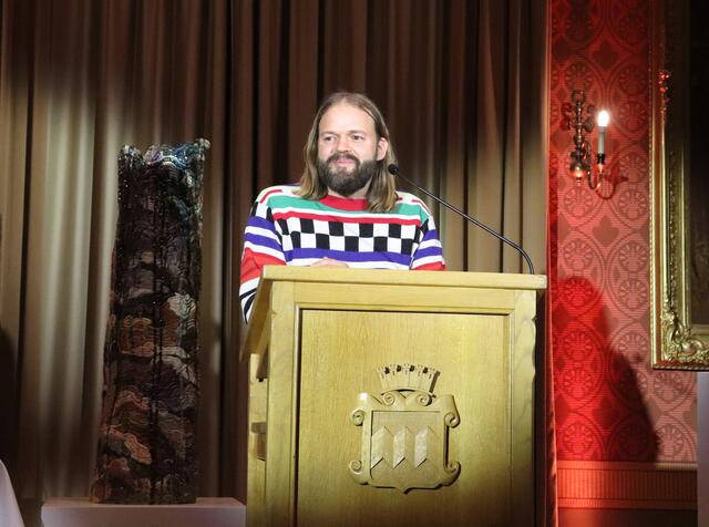 Künstler und Gymnasiallehrer Matthias Wurm bedankte sich.