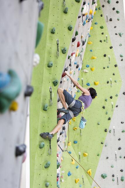 In der PAFRock-Kletterhalle gibt es zahlreiche Kletterrouten, einen Außenbereich sowie einen Bereich zum Bouldern. | Foto: DAV Sektion Pfaffenhofen-Asch