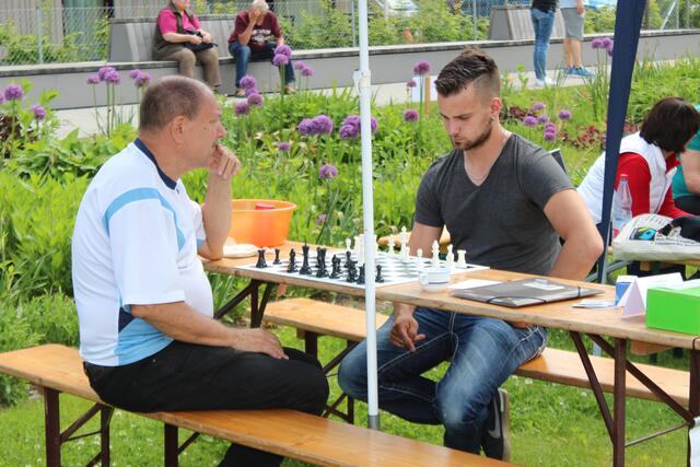 Egal welches Alter oder Schacherfahrung, bei der offenen Schachgruppe sind alle willkommen. 
