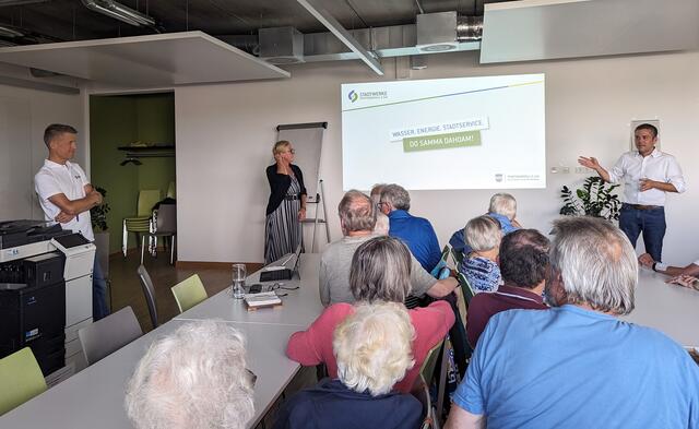 Begrüßung durch Thomas Herker, Heidi Andre und Stefan Eisenmann. | Foto: Stadtwerke