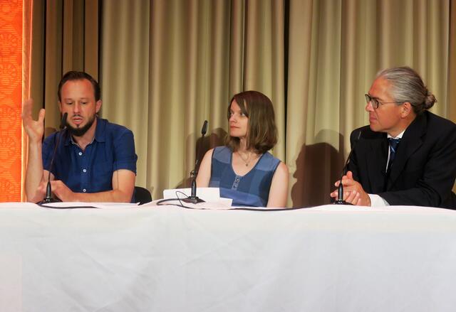 Johann Reißer und Marie-Alice Schulz sprachen mit Steffen Kopetzky über ihre Erfahrungen.