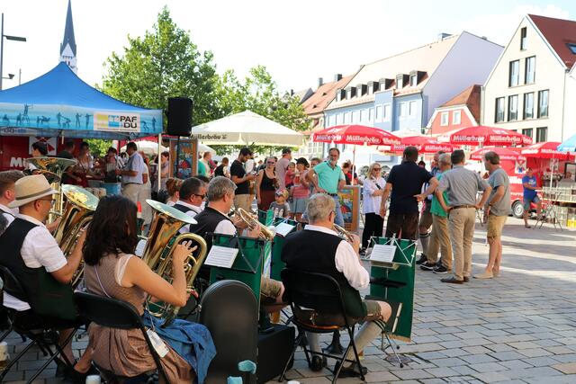 „Die lustigen Holledauer“ sorgten für musikalische Unterhaltung.