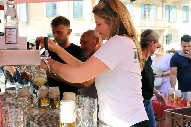 Die Mitarbeiterinnen und Mitarbeiter der Brauereien hatten alle Hände voll zu tun.