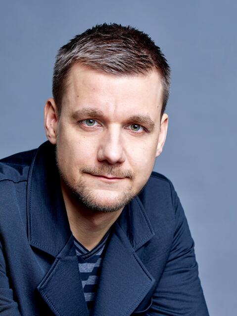 Tobias Schlegl stellt seinen neuen Roman „Strom“ vor.  | Foto: © Thomas Leidig