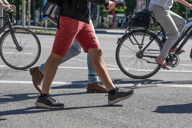 Im Rahmen der PAFundDU-Bürgerwerkstatt werden Ideen für eine fahrrad- und fußgängerfreundlichere Stadt vorgestellt.  | Foto: © iStock.com; Canetti