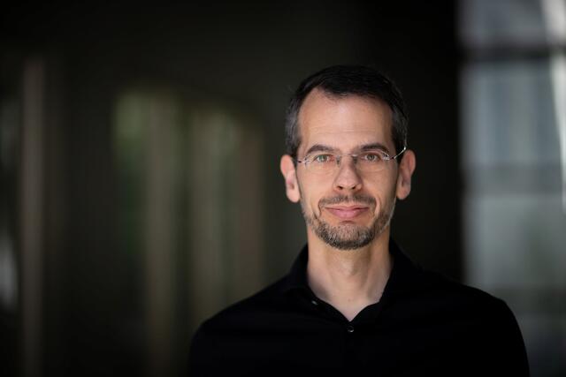 Zu einem Klavierabend lädt Andreas Skouras ein.  | Foto: © Susanne Krauss