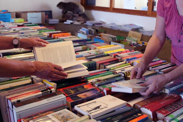 Viele Bücher liest man kein zweites mal. Trotzdem fällt es schwer, sie zu entsorgen. Vielleicht freuen sich andere noch über die aussortierten Schmöker.