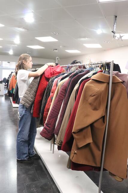 Die Kleiderkammer freut sich besonders jetzt über gut erhaltene Winterkleidung, denn die Nachfrage ist groß.