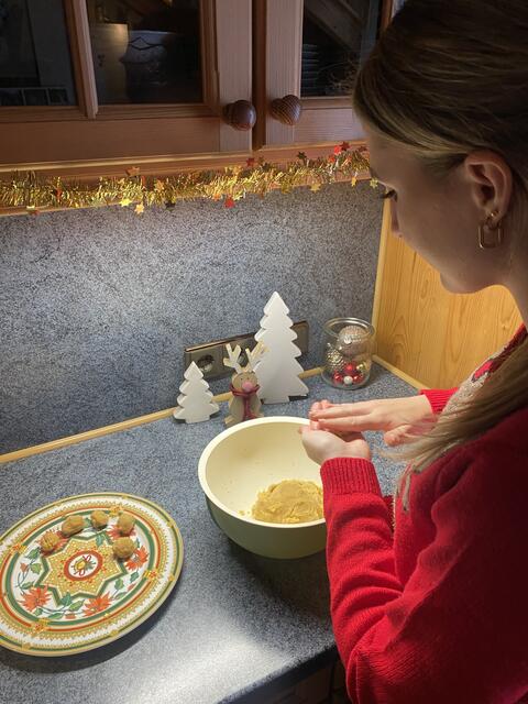 Ganz schnell und ohne Backen: die Überraschungskugeln mit Schokoglasur 
