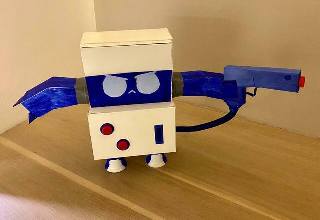 Eine tolle Upcyclingidee für Kinder: einen Roboter aus Milchkartons basteln