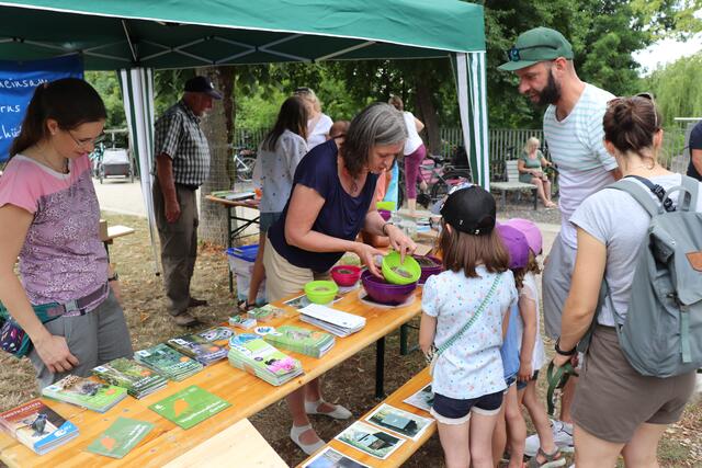 „Auf geht’s – Welt retten!“, diesem Motto sind rund tausend Pfaffenhofenerinnen und Pfaffenhofener jeden Alters gefolgt und haben beim Klimaschutz- und Nachhaltigkeitstag im Bürgerpark mitgemacht. 