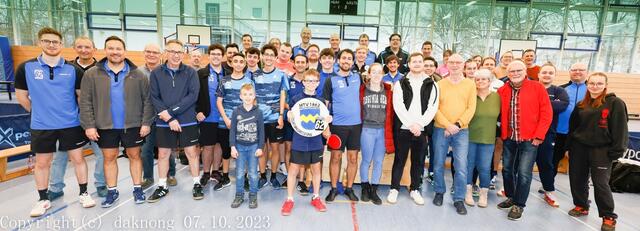 Alle Teilnehmerinnen, Teilnehmer und Helfer/innen der diesjährigen Vereinsmeisterschaft der Tischtennis-Abteilung des MTV Pfaffenhofen