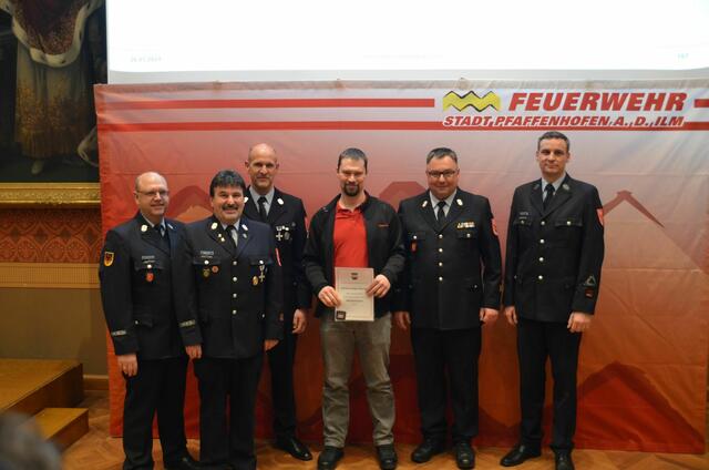 Beförderter: Florian Wutz (Oberlöschmeister)