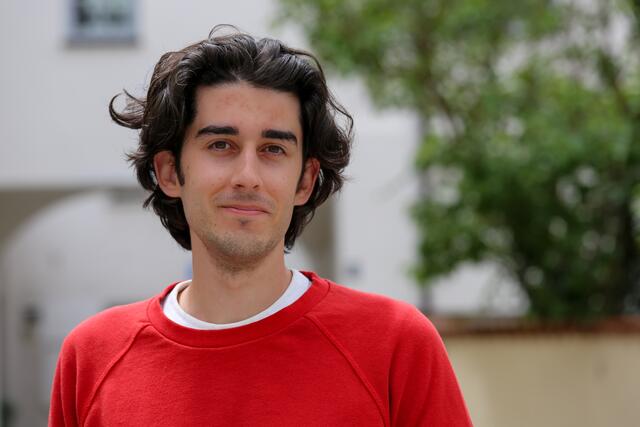 Der diesjährige Lutz-Stipendiat Philipp Cyprian stellt Ende Juli seinen Zwischenfall bei einer Lesung im Festsaal im Rathaus vor. | Foto: Florian Schaipp