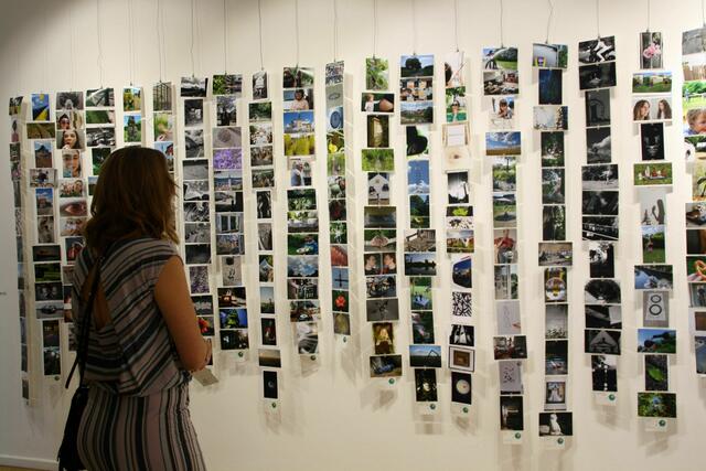 Die besten Fotoserien werden bei der Vernissage und Siegerehrung der Fotogehgrafie-Ausstellung geehrt.  | Foto: Stadtjugendpflege