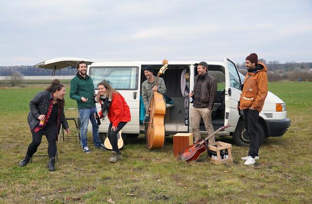 Die Band Kraut &amp; Ruhm stimmt dann mit ihrem Reggae/Ska und Soul Sound das Publikum auf den Abend ein. | Foto: Kraut&amp;Ruhm