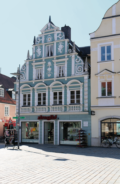 Das frühere Kaufhaus Weilhammer mit seiner prächtigen Stuckfassade aus dem Jahr 1892  | Foto: Stadtverwaltung Pfaffenhofen