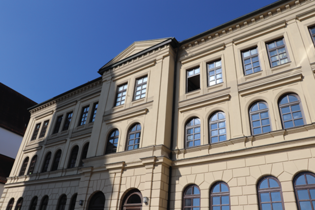 Das „Haus der Begegnung“ wurde im Jahr 1878 als Schulhaus für Knaben und Mädchen erbaut. | Foto: Stadtverwaltung Pfaffenhofen