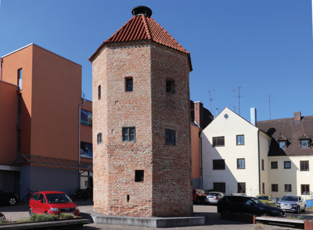 Der Pfänder- oder Hungerturm diente als Arrestzelle für Kleinkriminelle.  | Foto: Stadtverwaltung Pfaffenhofen