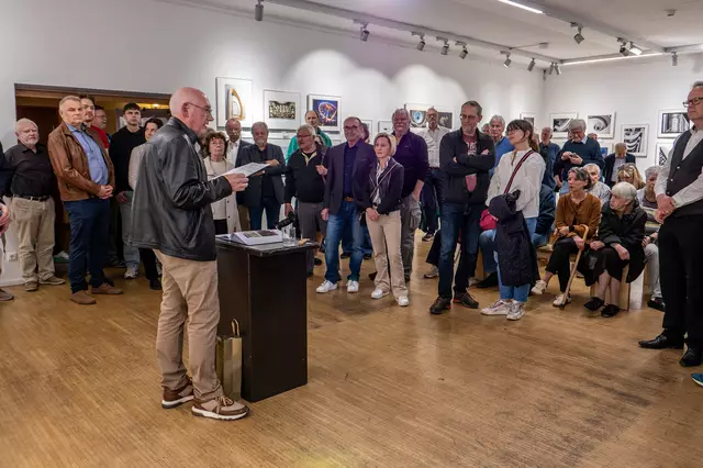 Zahlreiche Gäste waren zur Vernissage gekommen.  | Foto: © Anke Sanders