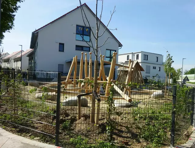 Die vielen neuen Geräte laden Kinder zum Spielen ein | Foto: © Stadtverwaltung
