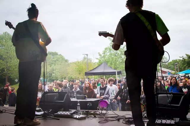 Zehn Nachwuchsbands können sich auf der Bühne des Saitensprung 2025 präsentieren. | Foto: Stadtjugendpflege