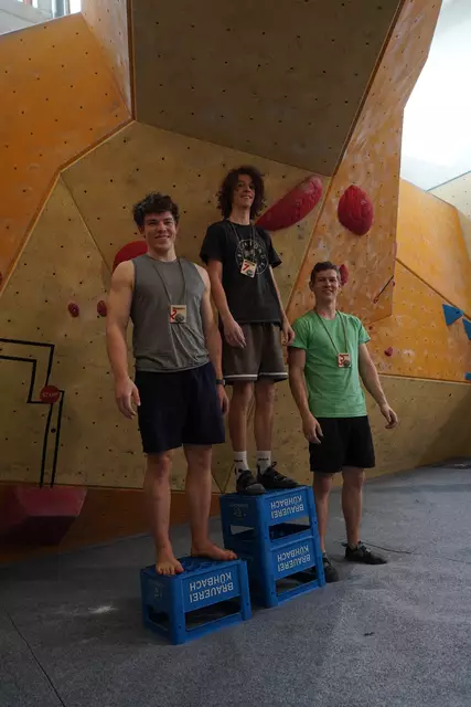 Die drei Erstplatzierten der anspruchsvollen Boulder:
1. Platz: Toni Siemsen
2. Platz Thomas Fischer
3. Platz Felix Backwinkel | Foto: Markus Friedrich