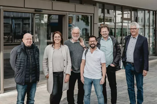 Jury v.l.n.r: Stefan Krabatsch (Stellvertreter ohne Stimmrecht), Claudia Houzer, Dr.-Ing. Norbert Bergmann (ehem. Kreiheimatpfleger), Peter Wawra (Dipl.-Ing. Architektur, Sachgebietsleiter Bautechnik LRA), Dr. Vinzenz Dufter (Architekt), Richard Breitenhuber (Architekt BDA) | Foto: M2 Photography, Pfaffenhofen