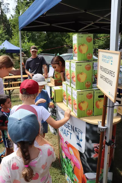 Apfelsaft von heimischen Streuobstwiesen gibt es auch 2025 zum Probieren.  | Foto: Silke Eberhardt, Stadt Pfaffenhofen