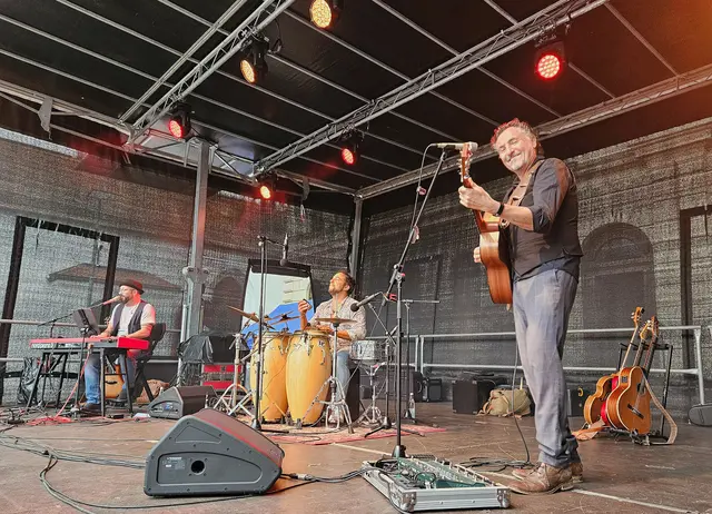 Die Band I Cantautori nahm das Publikum mit ihren Liedern auf eine Reise durch Italien.  | Foto: © Nadin Klier