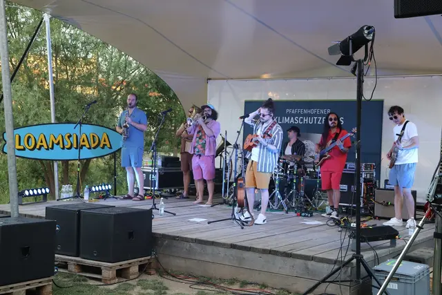 Bürgerpark-Konzert mit der Augsburger Band Loamsiada.  | Foto: Stadtverwaltung