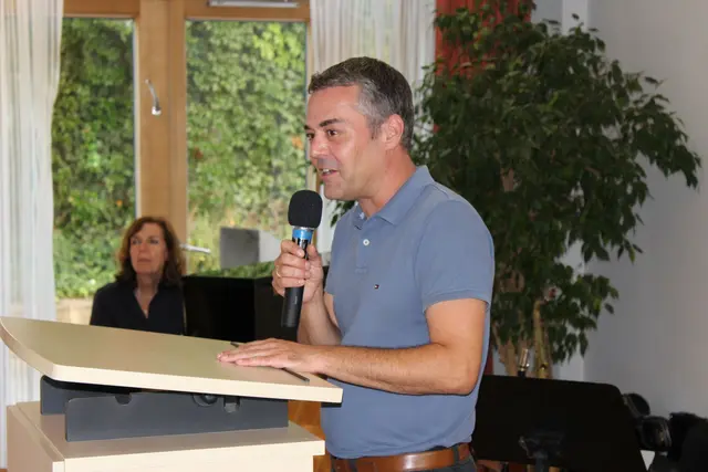 Thomas Herker bedankte sich bei den zahlreichen Ehrenamtlichen. | Foto: Seniorenbüro