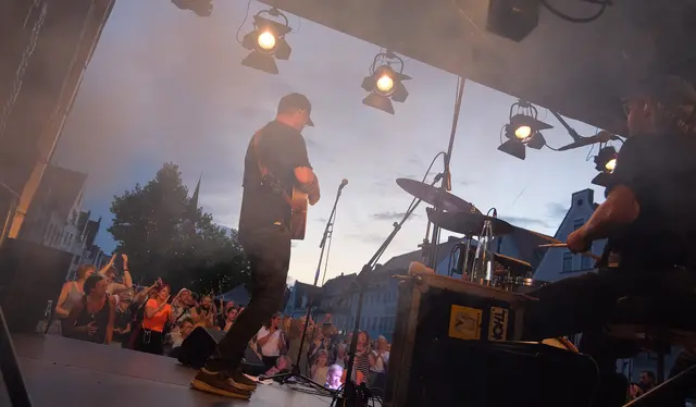 Django 3000 überzeugte das Publikum mit einer energiegeladenen Show.  | Foto: © Kilian Funk, Stadtverwaltung Pfaffenhofen a. d. Ilm