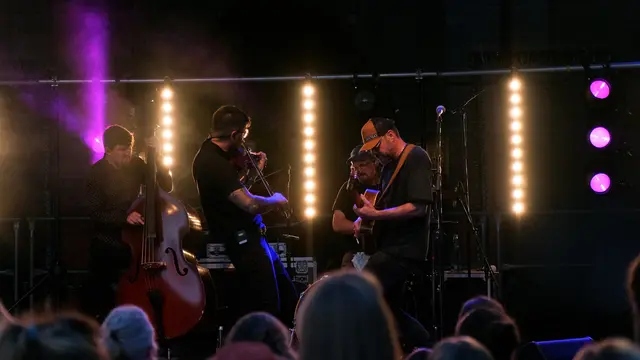 Django 3000 überzeugte das Publikum mit einer energiegeladenen Show.  | Foto: © Kilian Funk, Stadtverwaltung Pfaffenhofen a. d. Ilm