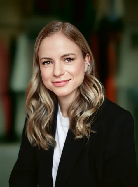 Poetry-Slammerin, Schauspielerin und Sängerin Julia Engelmann ist mit ihrem Roman-Debüt Himmel ohne Ende bei der Lesebühne zu Gast.  | Foto: © Fabian Raabe, Diogenes Verlag