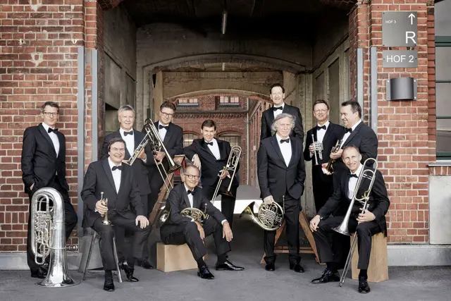 Das Blechbläserensemble German Brass besteht aus zehn Solobläser und dem Schlagzeuger Herbert Wachter.  | Foto: Gregor von Hohenberg