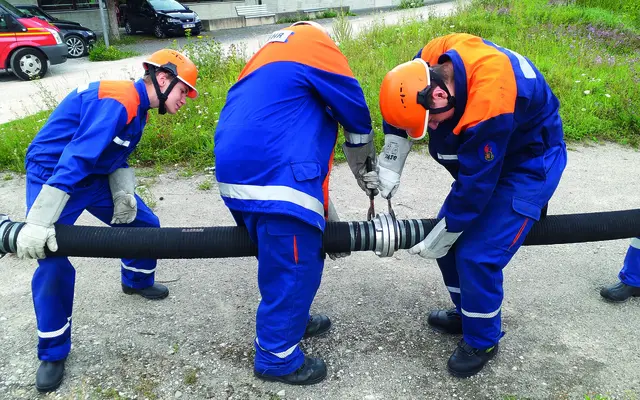 Die Gruppen der Jugendfeuerwehren üben regelmäßig die Praxis und Theorie des Feuerwehrhandwerks. | Foto: Freiwillige Feuerwehr Pfaffenhofen