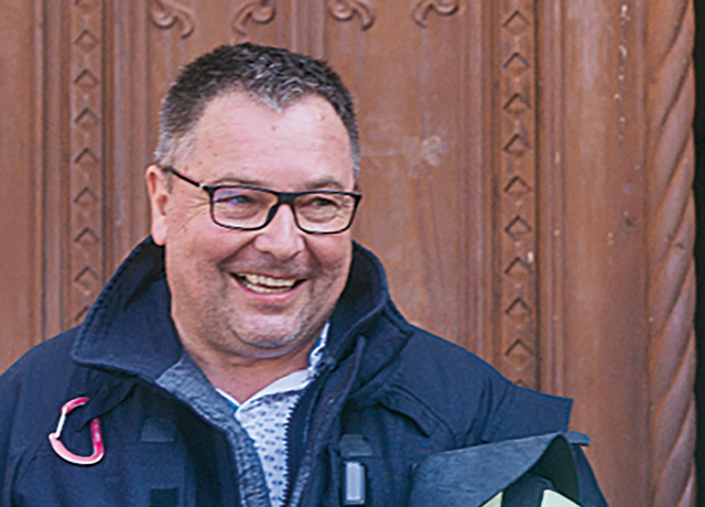 Roland Seemüller
57 Jahre, gebürtiger Pfaffenhofener
Seit 40 Jahren ehrenamtlich bei der  Feuer-
wehr tätig, davon 34 Jahre Kommandant. 
Seit 35 Jahren ist er bei der Stadt angestellt. | Foto: Freiwillige Feuerwehr Pfaffenhofen