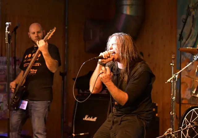 Beim Tagesfestival Crewsade of Metal bringen die Bands die Bühne zum Beben.  | Foto: MetalCrew Kultur e. V.