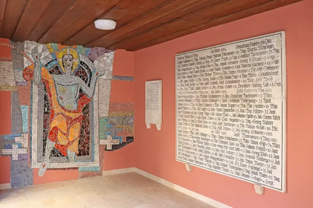 Am Kriegerdenkmal an der Spitalkirche werden am Sonntag die Toten der beiden Weltkriege geehrt. | Foto: Stadtverwaltung