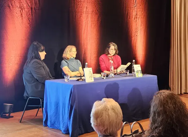 Dorle Kopetzky führte durch den Abend mit Didi Drobna und Lena Schätte. 