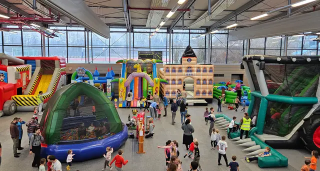 In der Mehrzweckhalle Niederscheyern werden von 27. bis 30. Dezember wieder viele bunte Hüpfburgen aufgebaut. 