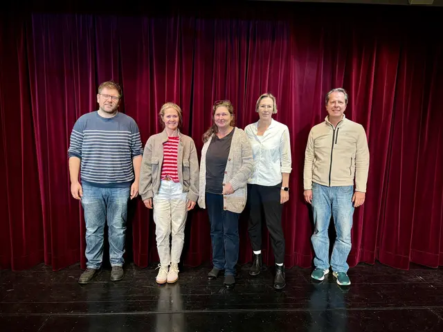 Die Elternvertretung für das Schuljahr 2025/26. v.l.n.r.: Sebastian Malicki, Julia Götz, Marion Behringer-Weisbrod, Dr. Cordula Jany, Dr. Maximilian Dochnahl | Foto: Städtische Musikschule