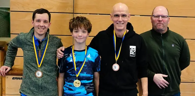 Top 3 im Einzel:
Tobias Papenfuhs, Simon Steininger, Jörn Schwarplys und Christian Bolzer aus dem Vorstand