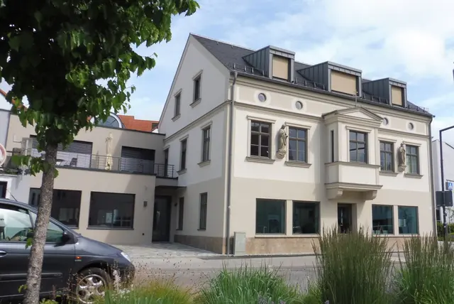 "Balthasar-Kraft-Haus, Scheyerer Str. 10, vom Künstler gestaltet 1857
